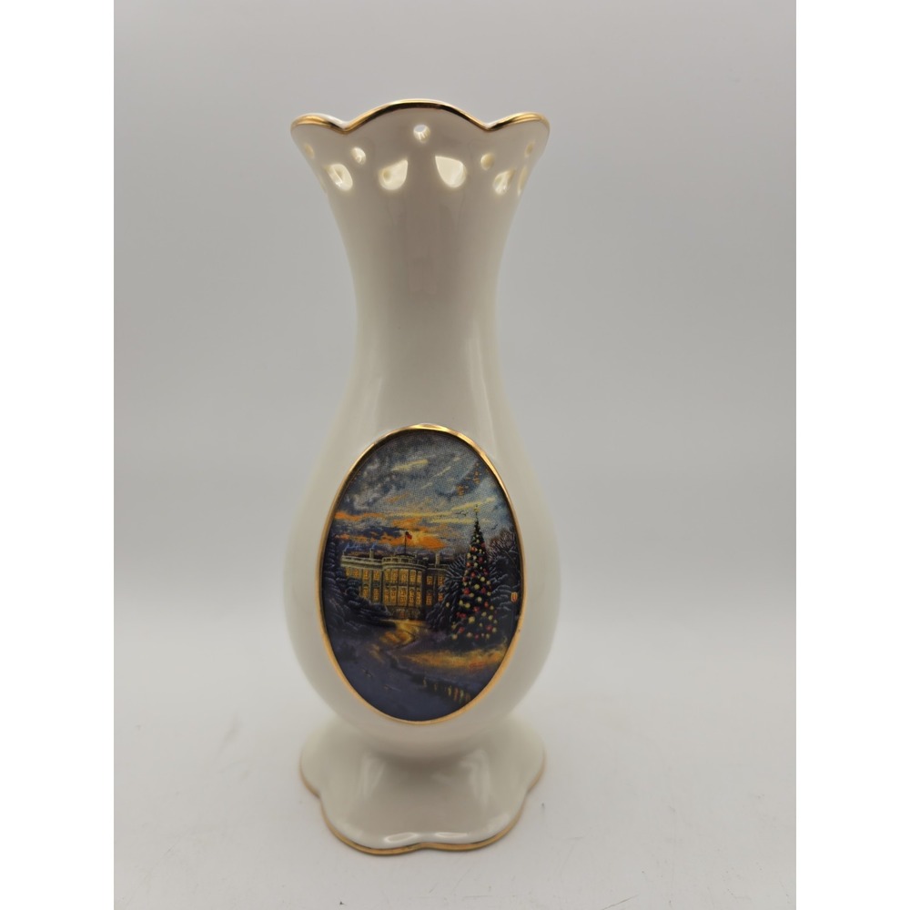 Avon "The Lights Of Liberty" Thomas Kinkade Ivory Vase